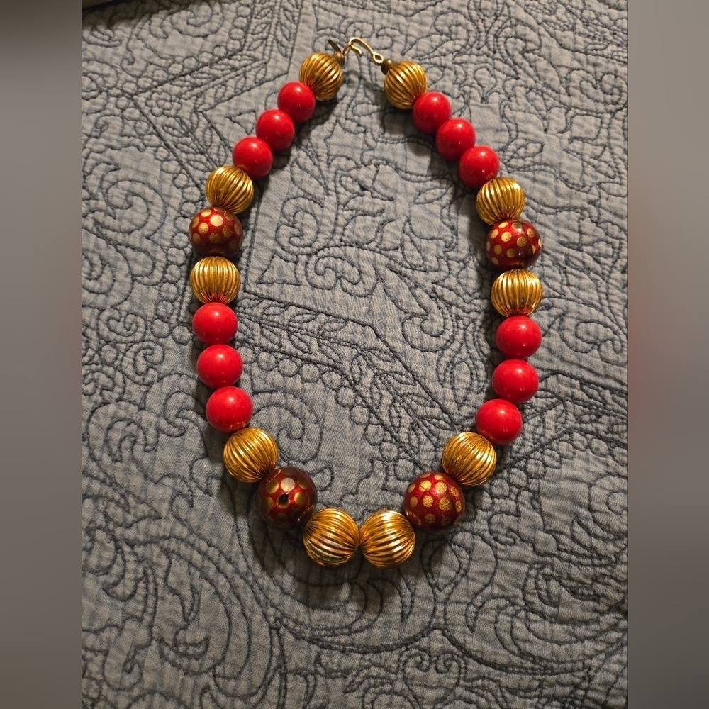 Carolyn Tanner Red and Gold Beaded Chunky Necklace 23 Inches